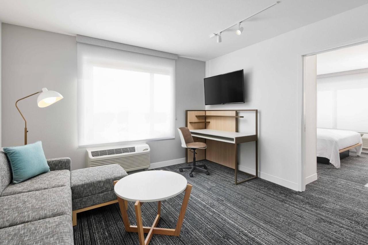 Towneplace Suites By Marriott Tampa Casino Area Orient Park Luaran gambar