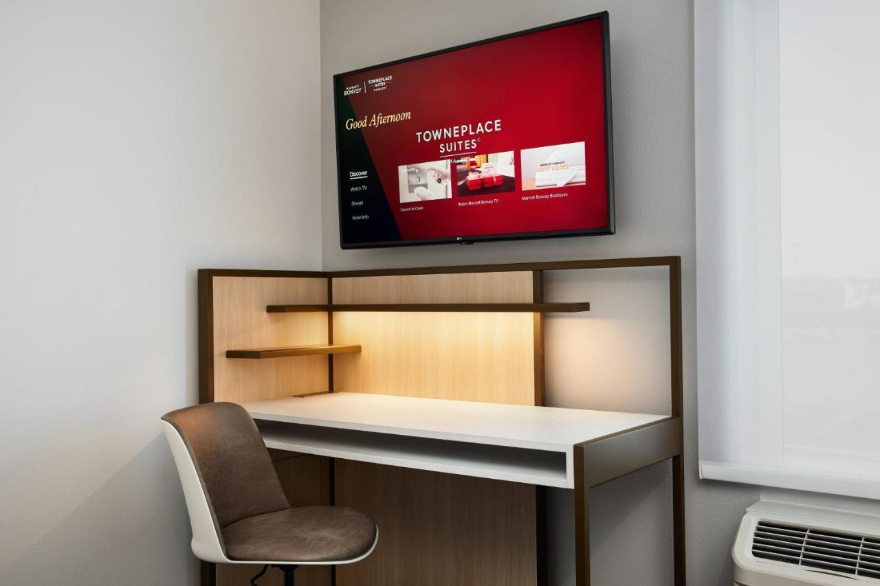 Towneplace Suites By Marriott Tampa Casino Area Orient Park Luaran gambar