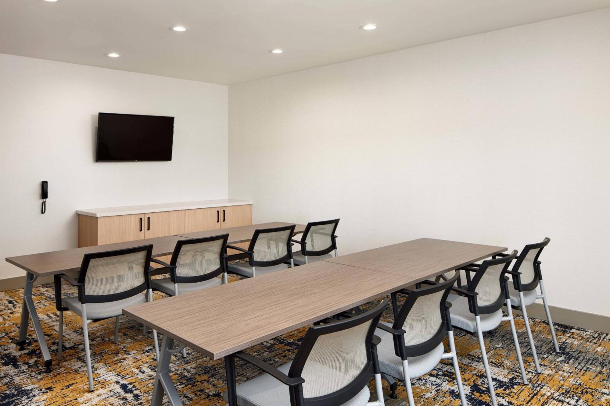 Towneplace Suites By Marriott Tampa Casino Area Orient Park Luaran gambar